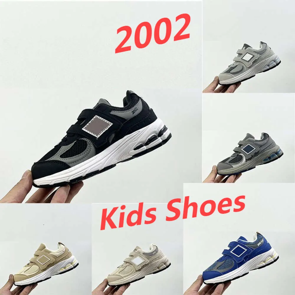 Designer Enfants 2002 Chaussures de course pour enfants 2002 Raffiné Future Castlerock Noir Taupe crème Nightwatch Vert Tourterelle Sel de mer Baskets athlétiques