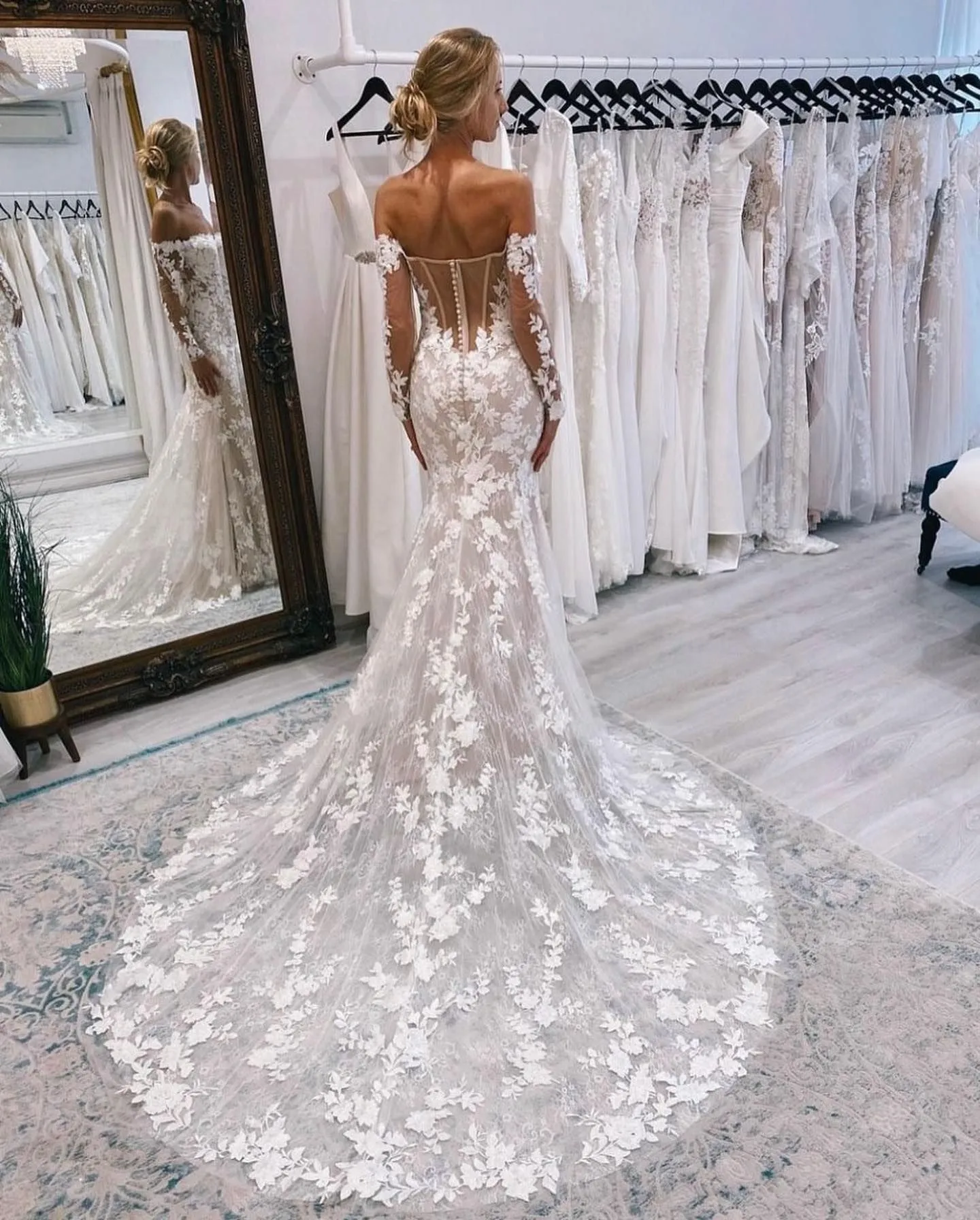 Long Sleeves Lace Fancy Wedding Dresses, Mermaid Elegant Wedding Dresses Long Sleeves Lace Fancy Wedding Dresses, Mermaid Elegant Wedding Dresses