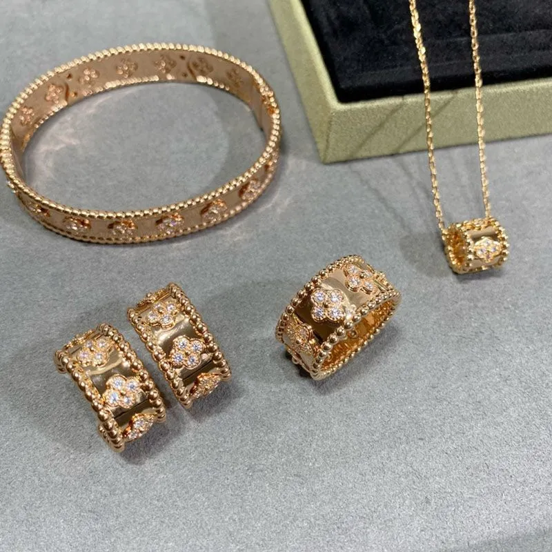 Perlees Classical Four Leaf Designer Jewelry Sets Vintage Kaleidoscope Diamond Women Clover Bracelet Earrings Necklace Ring Valentine's Birthday Gift