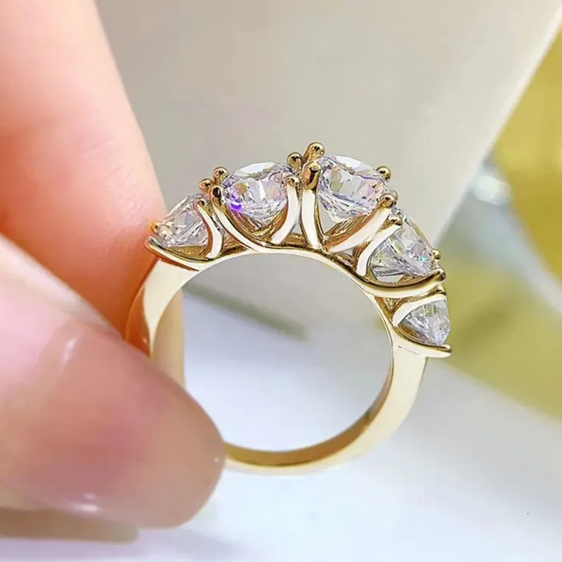 Anéis de casamento Iogou luxo 3.6cttw todos os anéis de casamento 5 pedra espumante diamante banda de noivado 925 jóias de prata esterlina para mulheres 231202