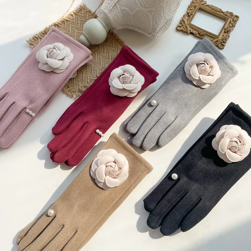 Fashion designer handmade velvet cream camellia split finger gloves, pearl rings, autumn and winter warm plush handmade gloves for women