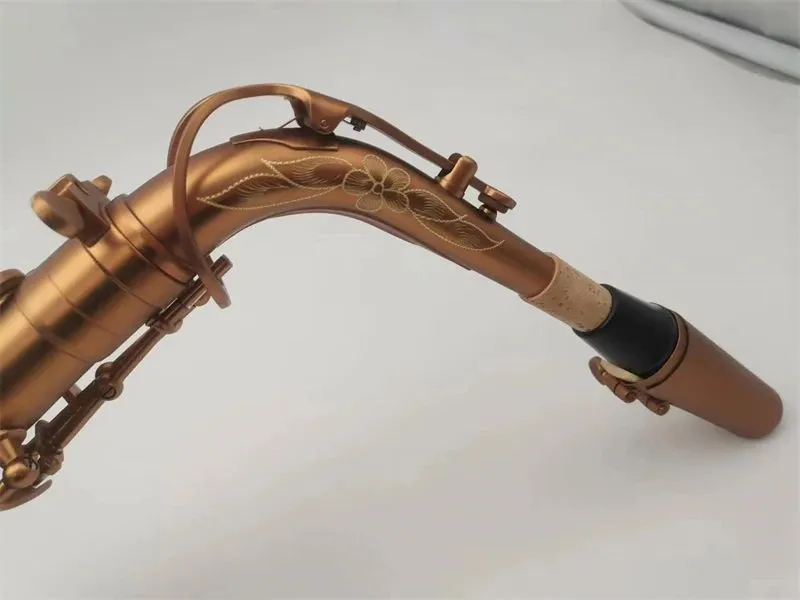 Högklassig antikfinish EB E-flat Alto Saxofon Sax Shell Key Carve Mönster Trävind Instrument med fall Övriga Aeccessaries