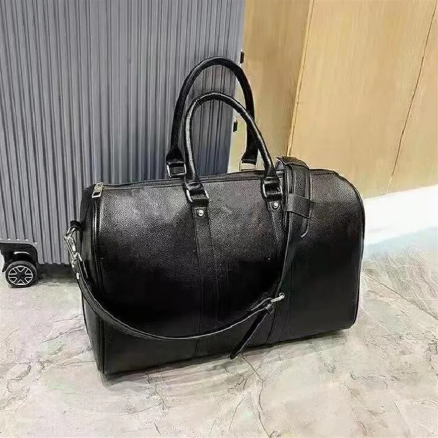 Designers mode duffel väskor lyxiga män kvinnliga handel rese väskor läder handväskor stora kapacitetshållare.