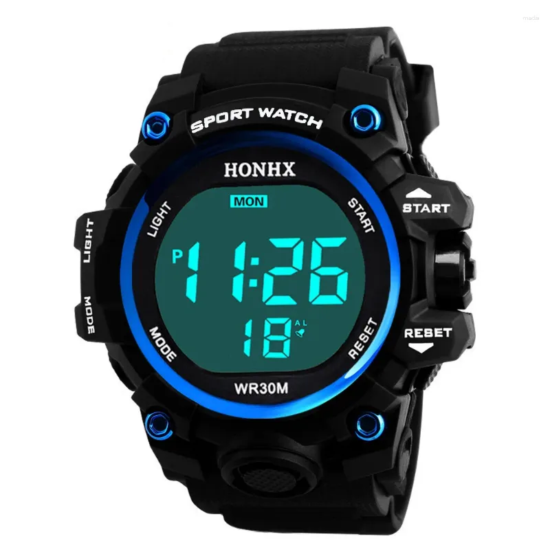 ساعة معصم للرجال متعددة الوظائف الإلكترونية Wristwatch مقاومة للماء LED LED Digital Sports Watch Male Male Rubber Band Student