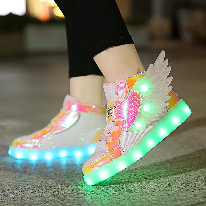 Athletic Outdoor Children's Casual Buty Małe średniej wielkości LED Ładowanie Luminous USB Kolorowe światło 231218