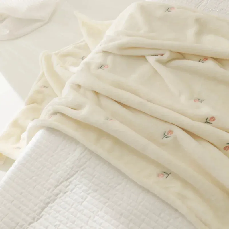 Blankets Ins Korean Baby Blanket Autumn Winter To Hug Throw Cartoon Cute Bear Born Stroller Cover Fleece Kids Quilt