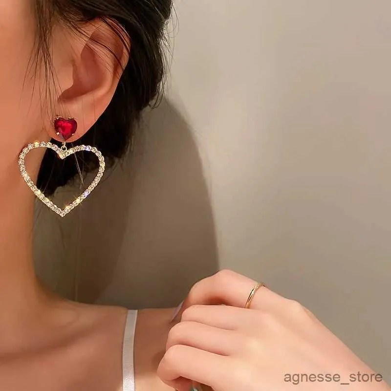 Charm 2023 Korean Fashion Jewelry Shining Rhinestone Hollow Heart Drop Earrings for Women Girls Vintage Red Crystal Earrings R231204