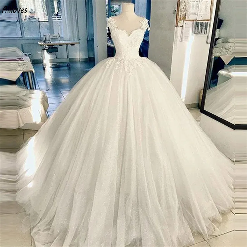 Princess puffy top wedding dress