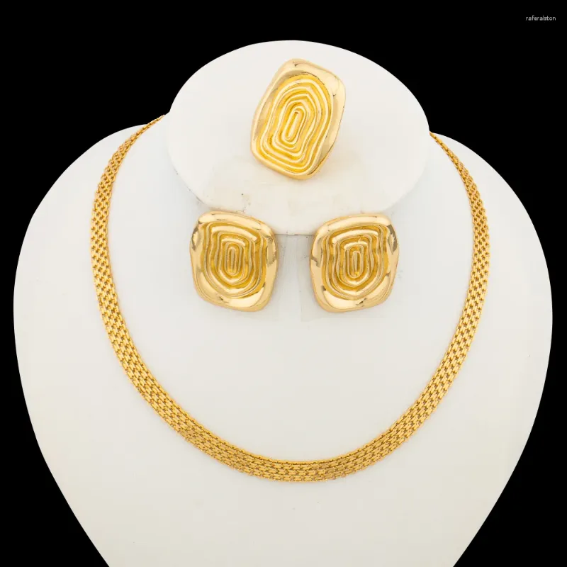 Halskette Ohrringe Set Dubai Gold Farbe Schmuck für Frauen Kette und Ring Party Afrikanische Halsband Hochzeiten Braut