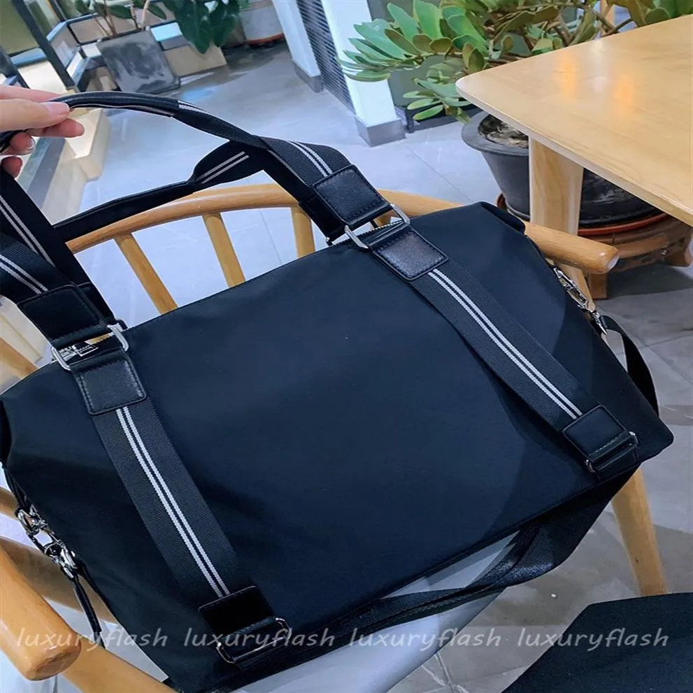 Moda sacos para portátil de grande capacidade à prova dwaterproof água cor sólida saco de computador designer de luxo preto bolsas dos homens e das mulheres lazer trav208w