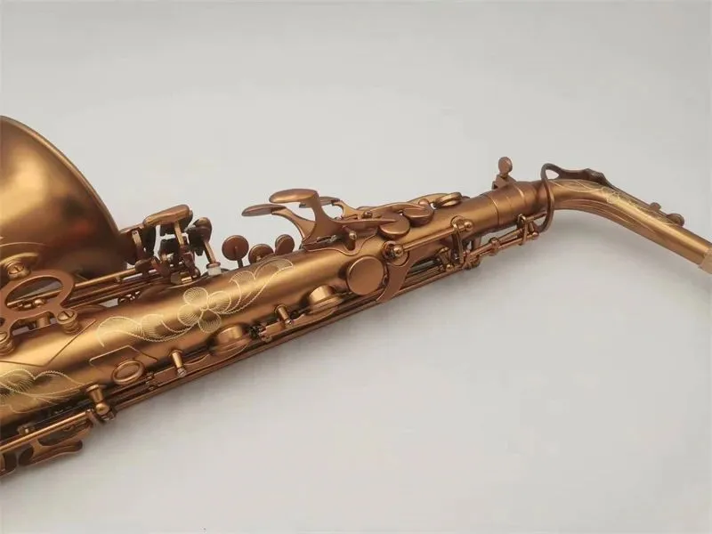 Högklassig antikfinish EB E-flat Alto Saxofon Sax Shell Key Carve Mönster Trävind Instrument med fall Övriga Aeccessaries