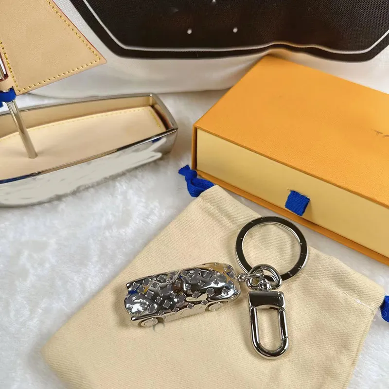 Mens Designer Keychain Woman Luxury Keyring Double Letters Car Keychains Fashion Flower Key Holder Bag Charm med Box 2312045Z