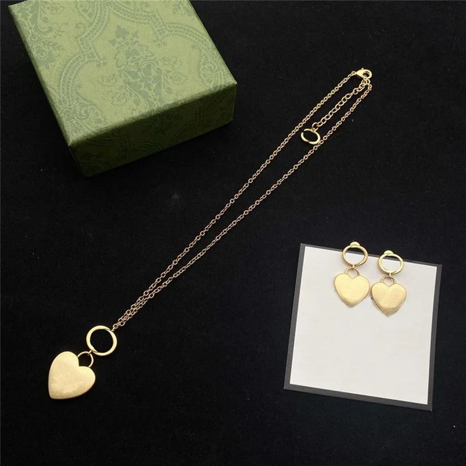 Il più nuovo designer cuore collana orecchini lettera stampata orecchino pendente donne classico regalo di partito collane set di gioielli292u