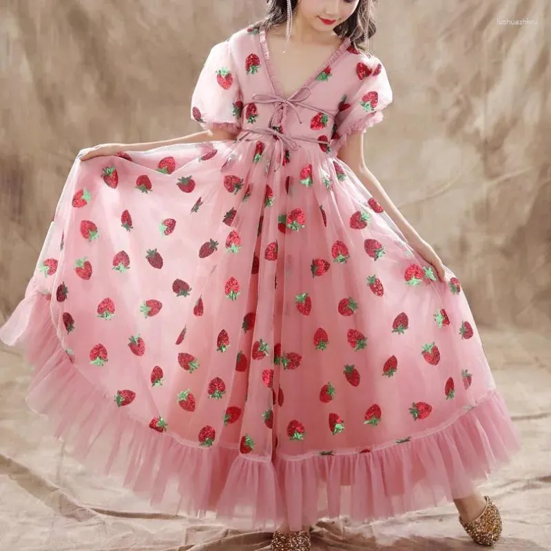 Robes à paillettes de fraise pour filles, tenue de mariage, col en v, à fleurs, à lacets, manches bouffantes, robe d'anniversaire pour filles