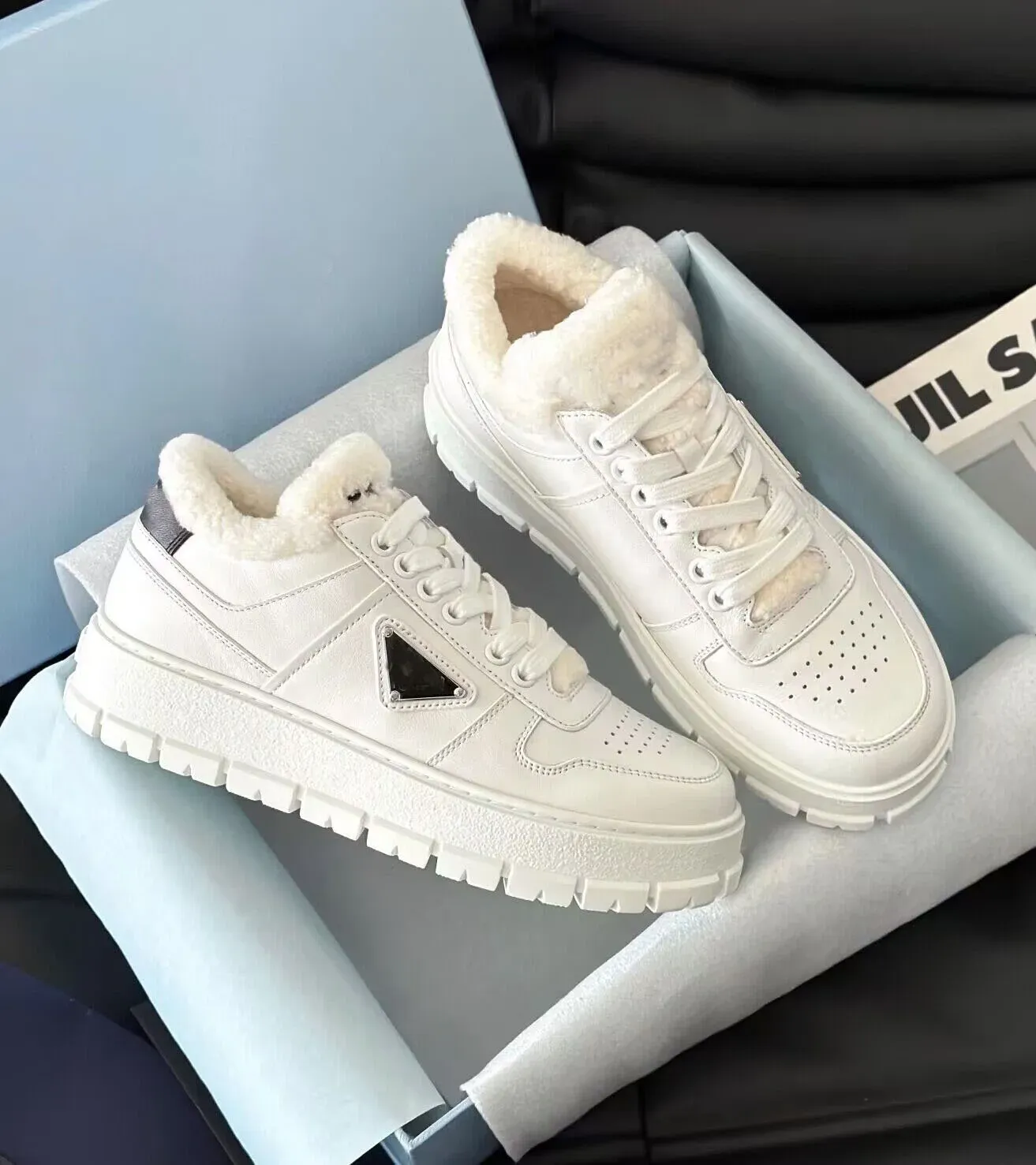 Women s Sporty Downtown Sneakers Shoes Re Nylon Soft Shearling Suede Leather Trainers Lady Wholesale Discount Skateboard Walking Shoe with Box