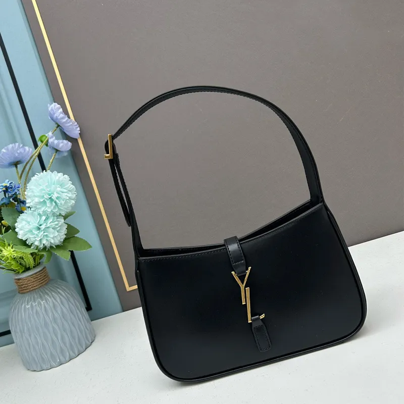 Tasarımcı Çanta Omuz Çantaları Lüks Çantalar Kadın Moda Çantaları Düz ​​Renk Y S -Şekleli Gerçek Deri Tote Tag Calfskin Classics LE5A7 Hobo El Çantası Şık Zarf Çantası