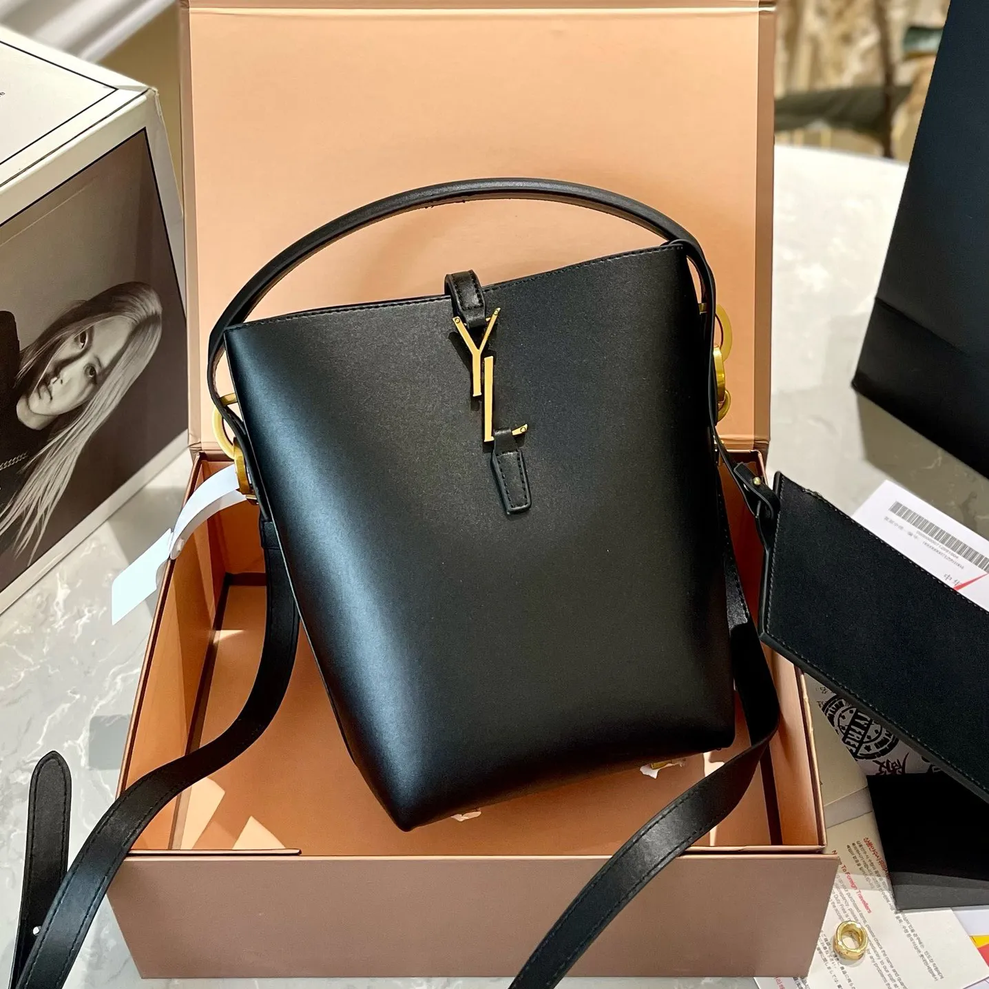 حتى LE 37 LE 5 A 7 Bag Crossbody Designer Bage Bag Bage Hobo Leather Leather Leather Cleo Bag Lage Mens Makeup Ys Loulou Black Handbag Fashion Bag Bags Accs