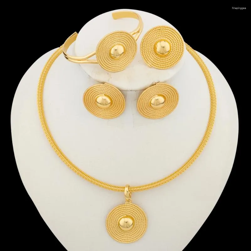 Ensemble de boucles d'oreilles et collier pour femmes, bijoux africains de couleur or, pendentif rond et Clip avec bracelet, bijoux de fête quotidienne