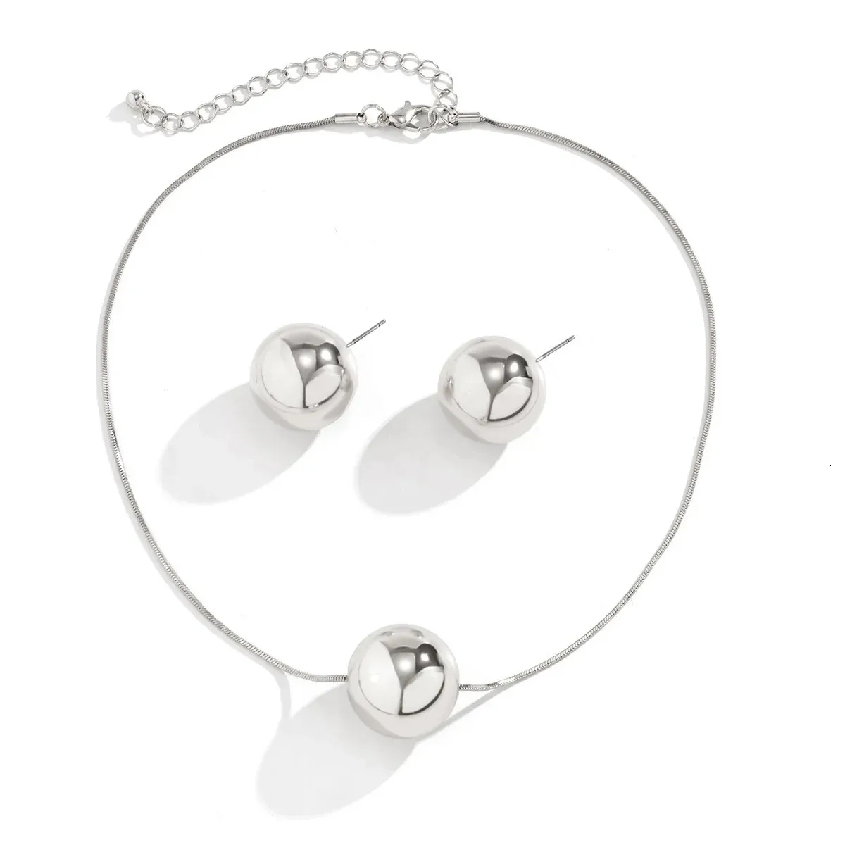 Collana grande di nuova moda per le donne Punk Rock Twist
