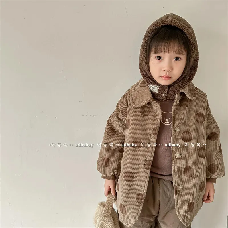 Chaquetas de invierno para niños, abrigo de manga larga de pana cálido, además de terciopelo grueso para niños y niñas, chaqueta con estampado de puntos, acolchado informal para niños 231204