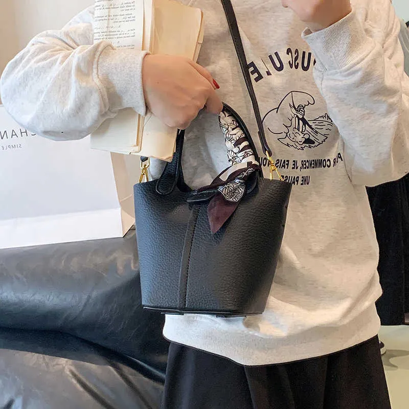 Designer picotin lås väska pendlare enkel handhållen liten för kvinnlig koreansk minoritet mode hink 2023 ny sommar mångsidig crossbody ksd4