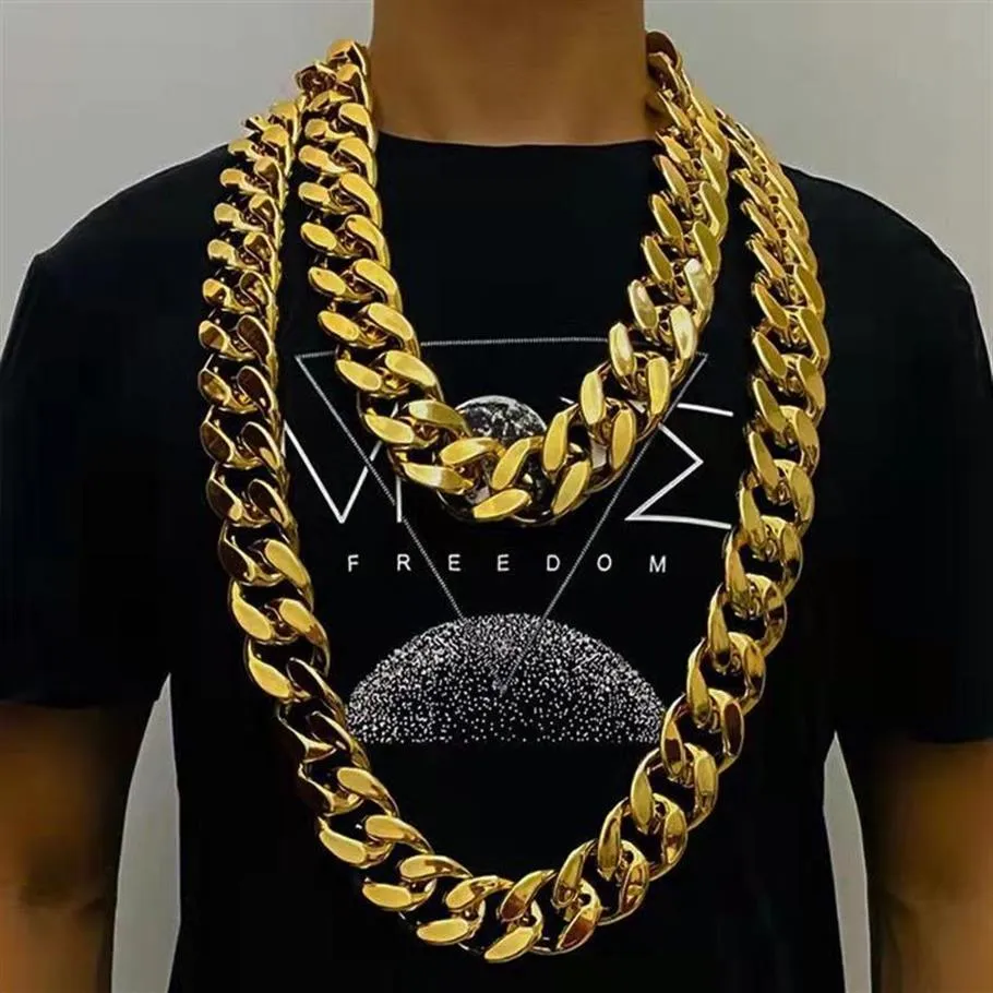 Treasures jewelry shop gold chains
