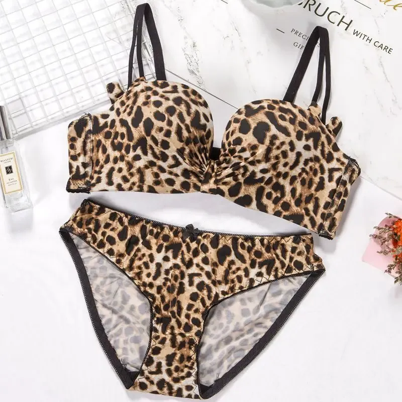 Comfortable Stylish leopard print bra and panty set Deals 