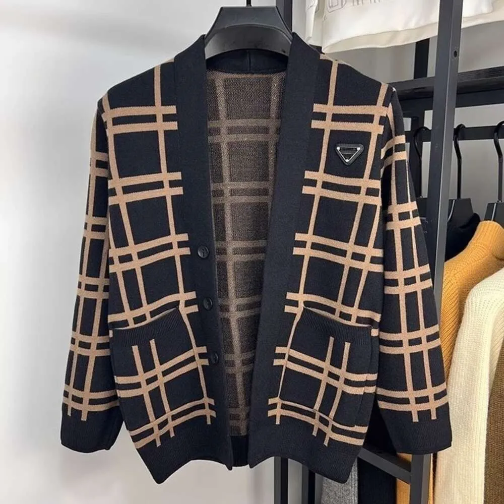 Dames truien grote sweater dames designer trui herfst mode gestreepte gebreide brei jas jaset driehoek vestiging jas losse eenvoudige button shirt