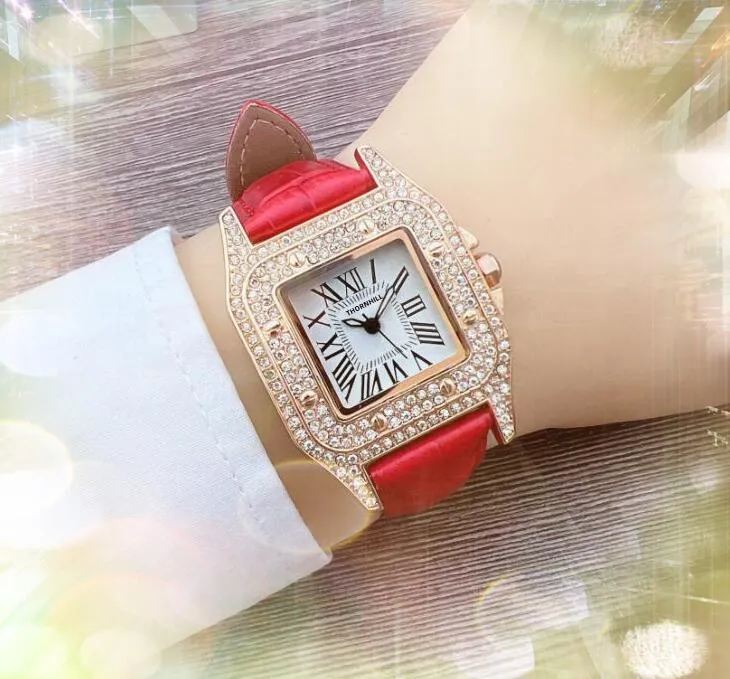 Populära fulla diamanter ringklockor Japan Quartz Movement Women Leather Strap Armband Waterproof Square Roman Digital Number Dial All Crime Super Wristwatch