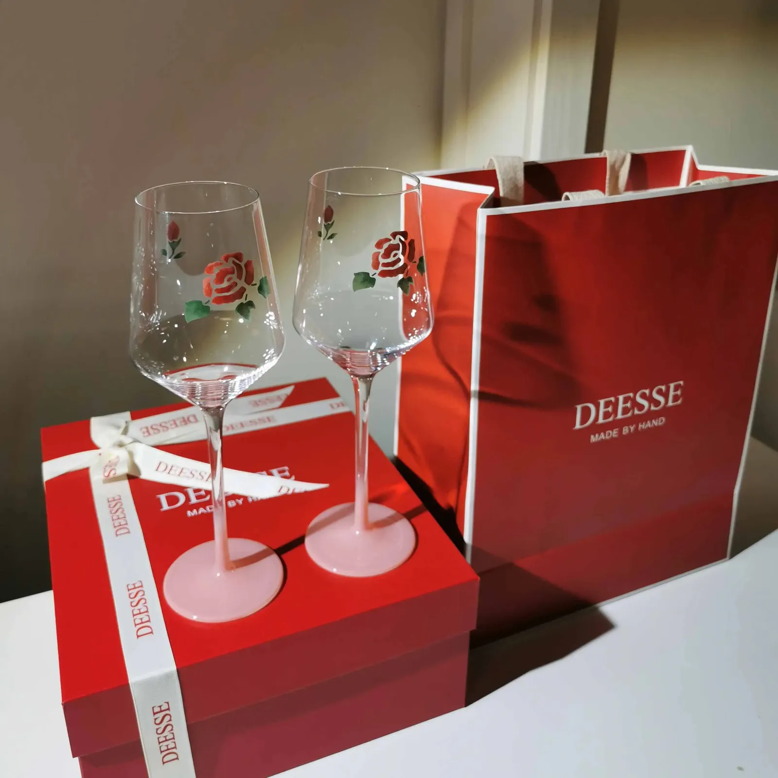 Kieliszki do wina 2PCS wykwintne ręcznie robione sztuka kryształ kieliszek do wina kieliszek Rose Rose szampana szampany Burgundowe domowe impreza El Drinkware Prezent 231205