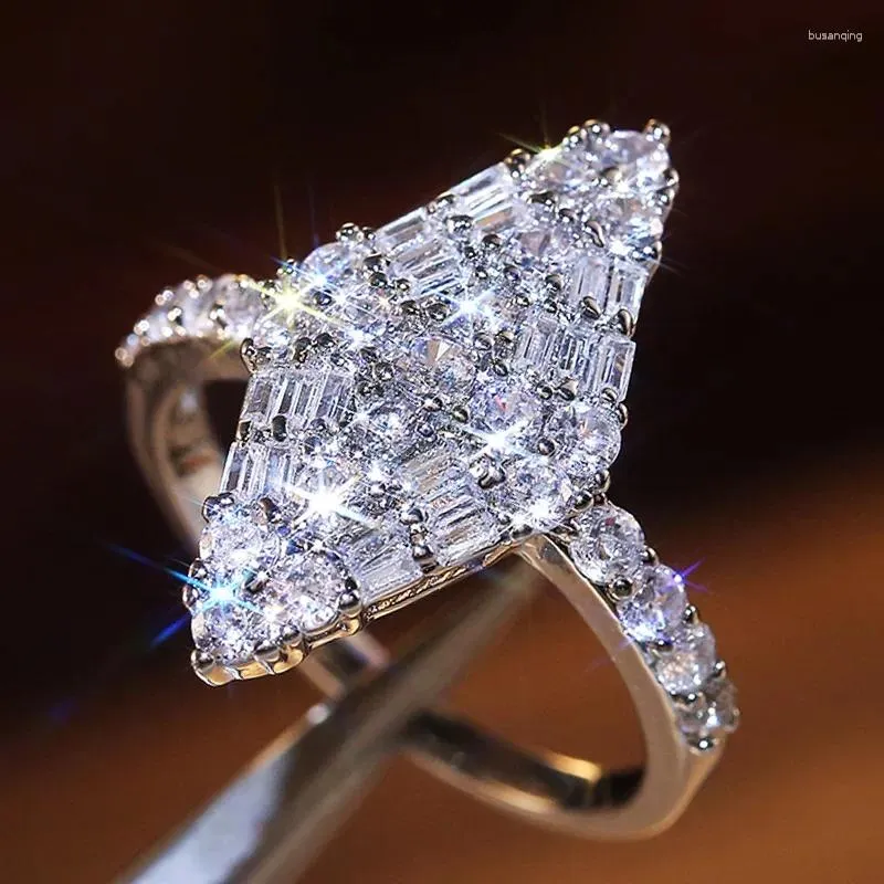 Anneaux De Mariage Magnifique Forme De Losange Femmes Bague Eblouissante Zircon Cubique Fete Anniversaire Femme Noble Bijoux Taille 6 10 Du 5 53 DHgate