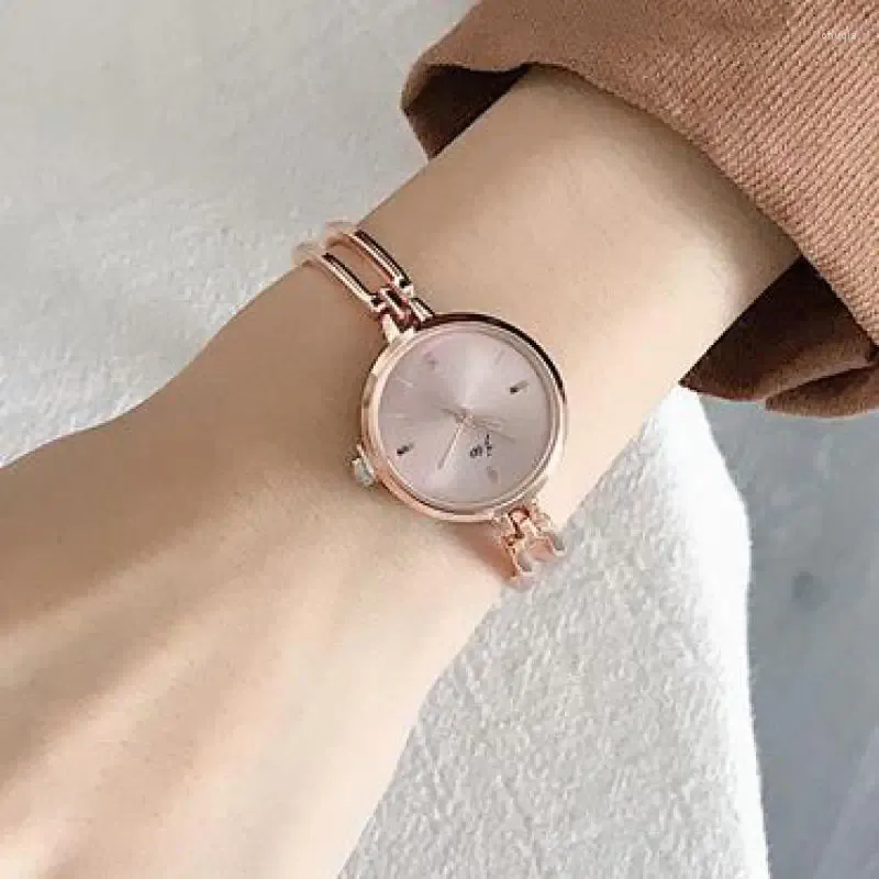 Montres-bracelets rétro rond quartz mini cadran simple montres-bracelets décontractées de luxe bracelet en acier inoxydable horloge à la mode pour montre étanche femmes