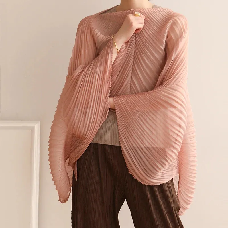 Scarve cloak Miyake Pleated Fashion Design High Street Loose Large size Summer Solid pullover shawl 231204