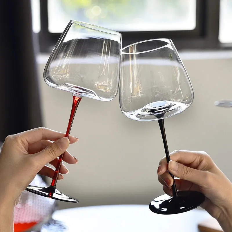Şarap Gözlükleri 550ml Siyah Kırmızı Şarap Gözlükleri Ev Nordic Yaratıcı Işık Lüks Kurşun Free Kristal Cam Kupa Tumbler Goblet Mutfak Barı İçki İçeri 231205