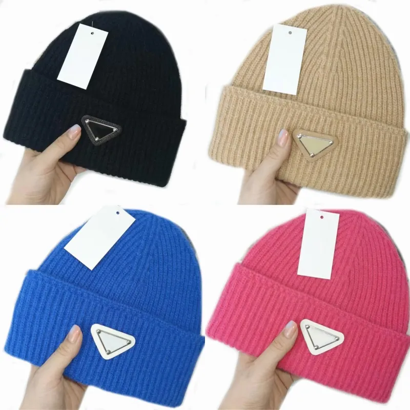 Mens Winter Hat Designer Beanie Mens Bonnet Thick Warm Fashion Casual Triangle Skull Cap Red White Pink Black Simple Classical Luxury Beanies Daglig klänning GA046