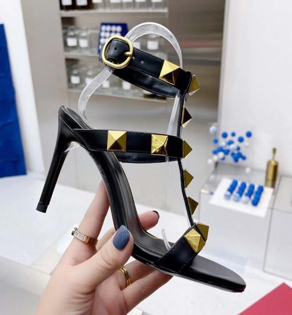 Luxe Designer Dames Sandalen Dame Slipper Dames Merk Open Peep Toe Zomer Schoenen Zwarte Slippers Women039s Slides Hoge hakken9126769