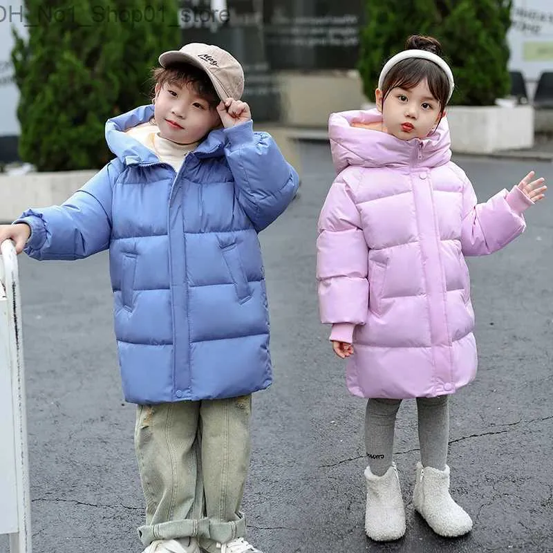 Пуховое пальто, зимняя теплая куртка с капюшоном, удлиненное пальто для мальчиков и девочек от 2 до 10 лет, новинка 2023 года, корейская версия, модная детская одежда, утолщенная Q231205
