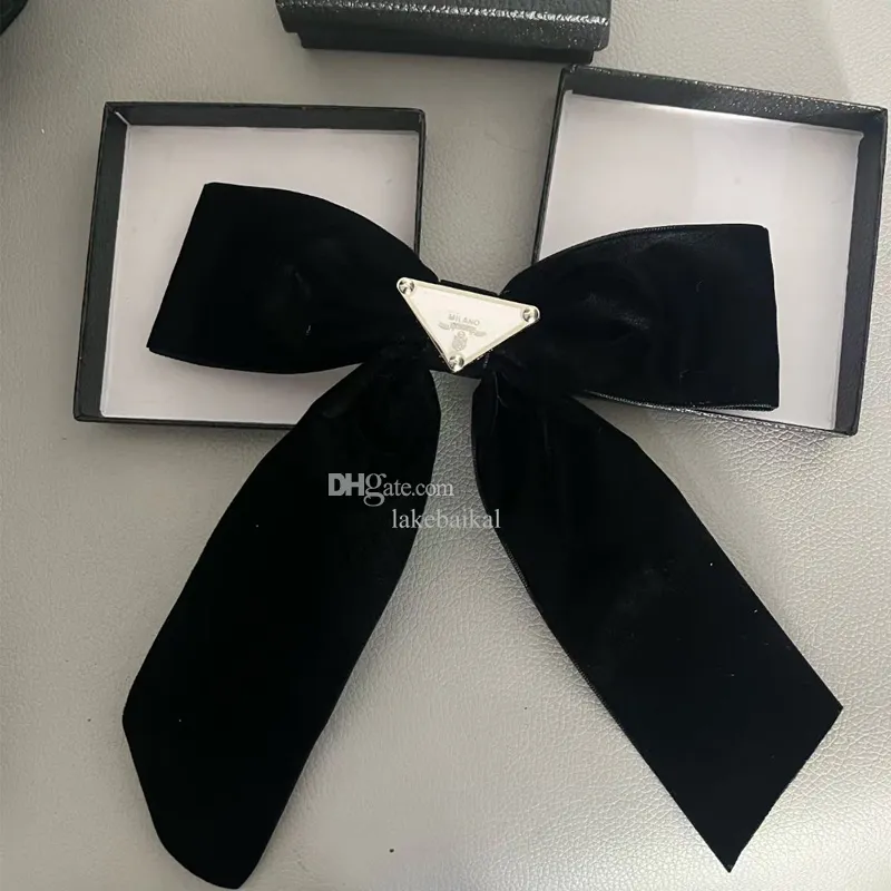 Black Velvet Bowknot Hair Clip Triangle Letter Barrettes Fashion Hair Accessoires Pour Cadeau De Fete Du 4 97 DHgate