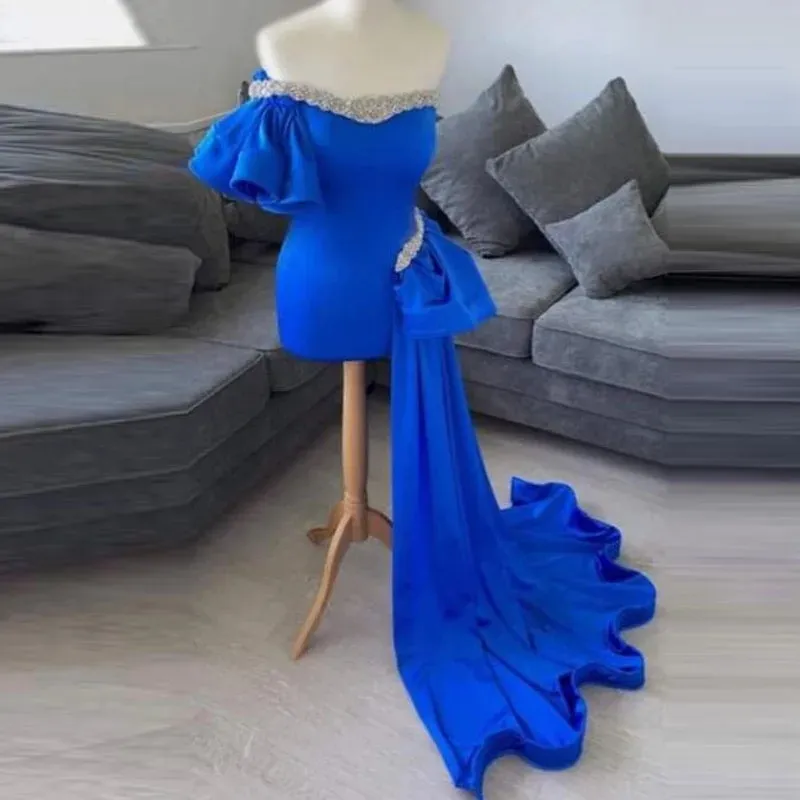 2024 Royal Blue One Shoulder 무도회 드레스 구슬 스팽글 짧은 소매 외피 저녁 비대칭 파티 가운 생일 로브 드 소리