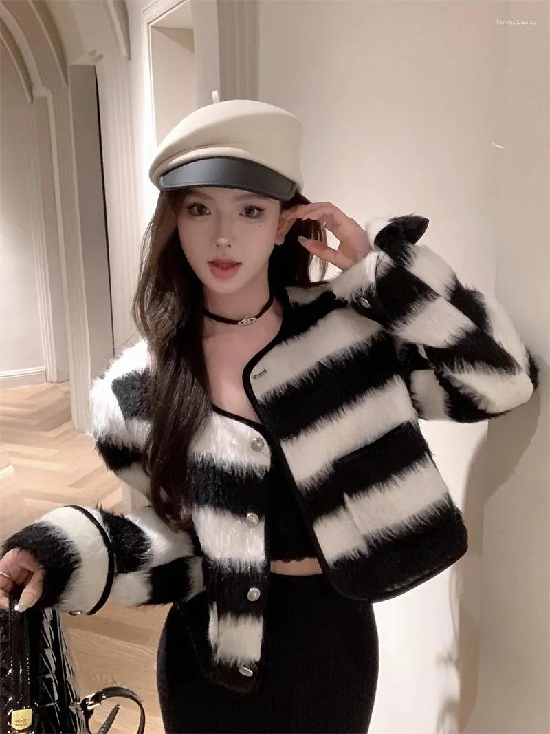 Women's Jackets Sweet Girl Striped Woolen Coat Autumn/Winter O-Neck Single Breasted Long-sleeved Short Fashion Female Clothes