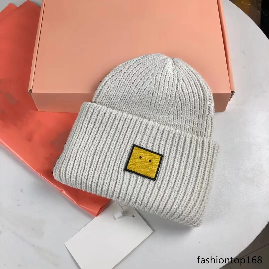 Designer män och kvinnor bästsäljande vinter solid färg blandad färg hatt ull hatt mäns kall hatt mode stickad hatt kvinnors pullover hatt lyx varma hatt