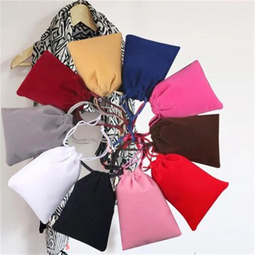 Sacs à cordon en velours de haute qualité Emballage cadeau Sac à bijoux floqué Pochettes à bijoux Tissu d'emballage pour casque Faveur Holders155M