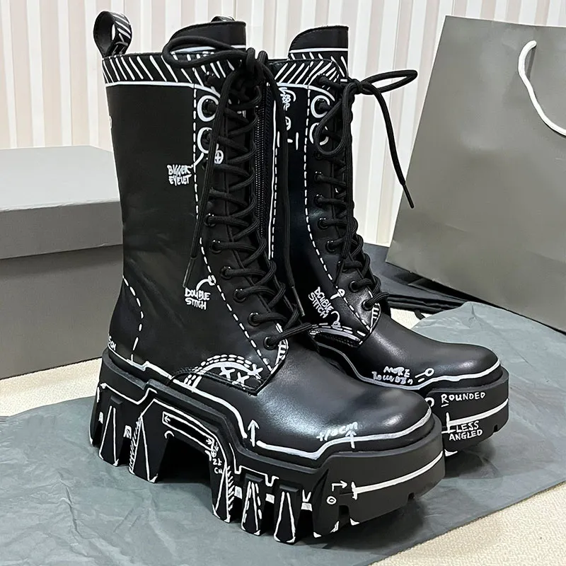 Ontwerper Martin Boots Leather Motorcycle Boots Fashion Knie Boots Winter Dames mode veter graffitikoezen klassieke ontwerper dikke zolen vrouwen voor lange grof