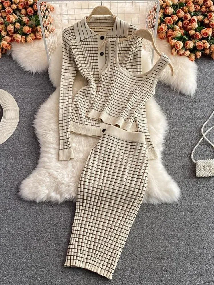 Robe deux pièces Piste Automne Petit Parfum Costume De Mode Plaid Tricoté Cardigan Manteau Bottoming Camisole Rayé Jupe Plissée 3 Pièces Ensemble 231205