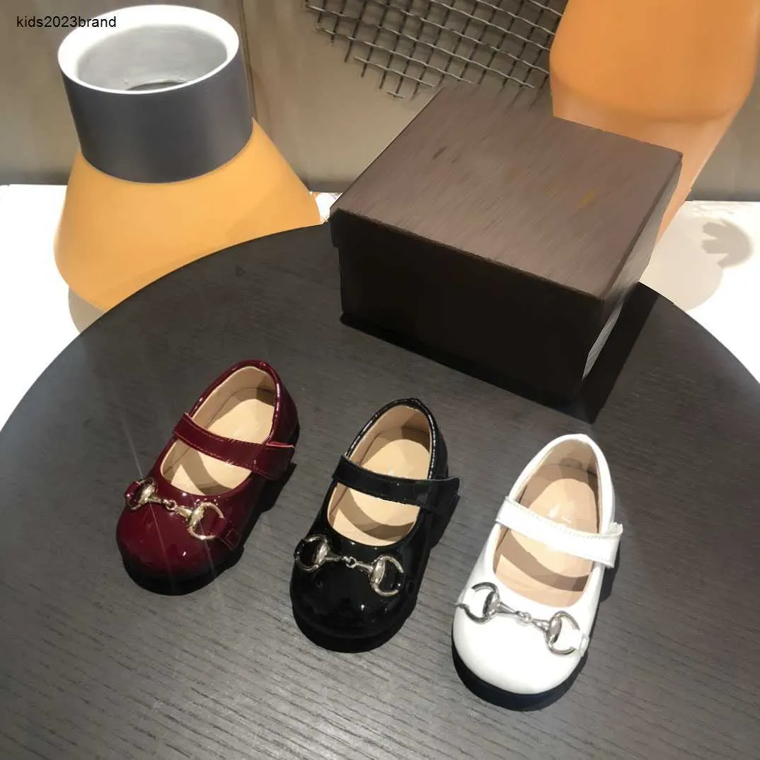 Nouveau designer nouveau-né brillant en cuir verni chaussures pour tout-petits bébé enfants baskets boîte emballage taille 14-19 chaussures de marche pour bébé Nov25