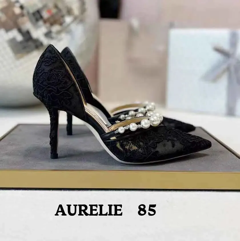 Design elegante Mulheres bombas Party Wedding Bridal Aurelie Sandals Sapatos mulheres bombas pontiagudas com embelezamento de pérolas de salto alto de renda preta branca eu35-43 com caixa