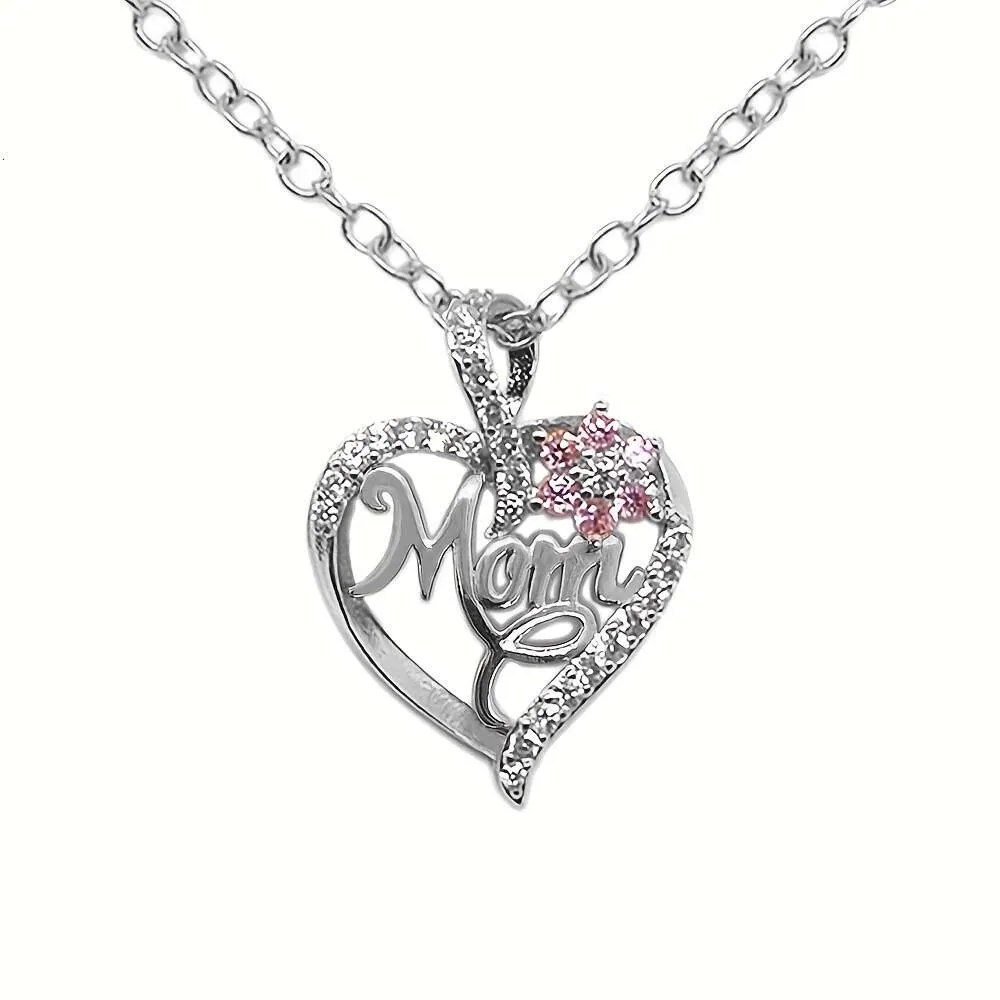 Lettera MOM da 1 pezzo con decorazione in strass a forma di fiore, collana con ciondolo a forma di cuore, regalo la festa della mamma