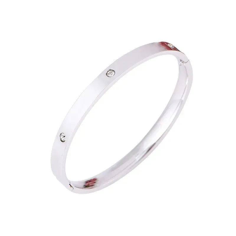 Bracelet à breloques italien de luxe bracelet en acier cristal bijoux de créateur en acier titane pour femme cadeau personnalisé bijoux en acier inoxydable plaqué argent ne se fanent jamais