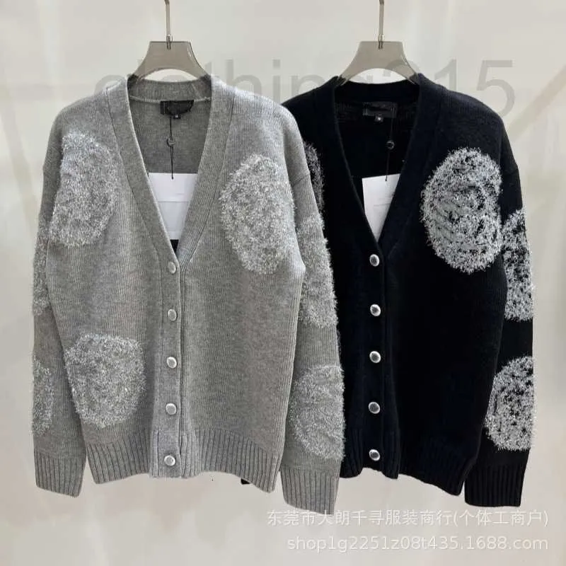 Women's Sweaters Designer 2023 Autumn/Winter Camellia Gold Thread Jacquard Knitted Cardigan V-neck Womens Wool Sweater 3ACP