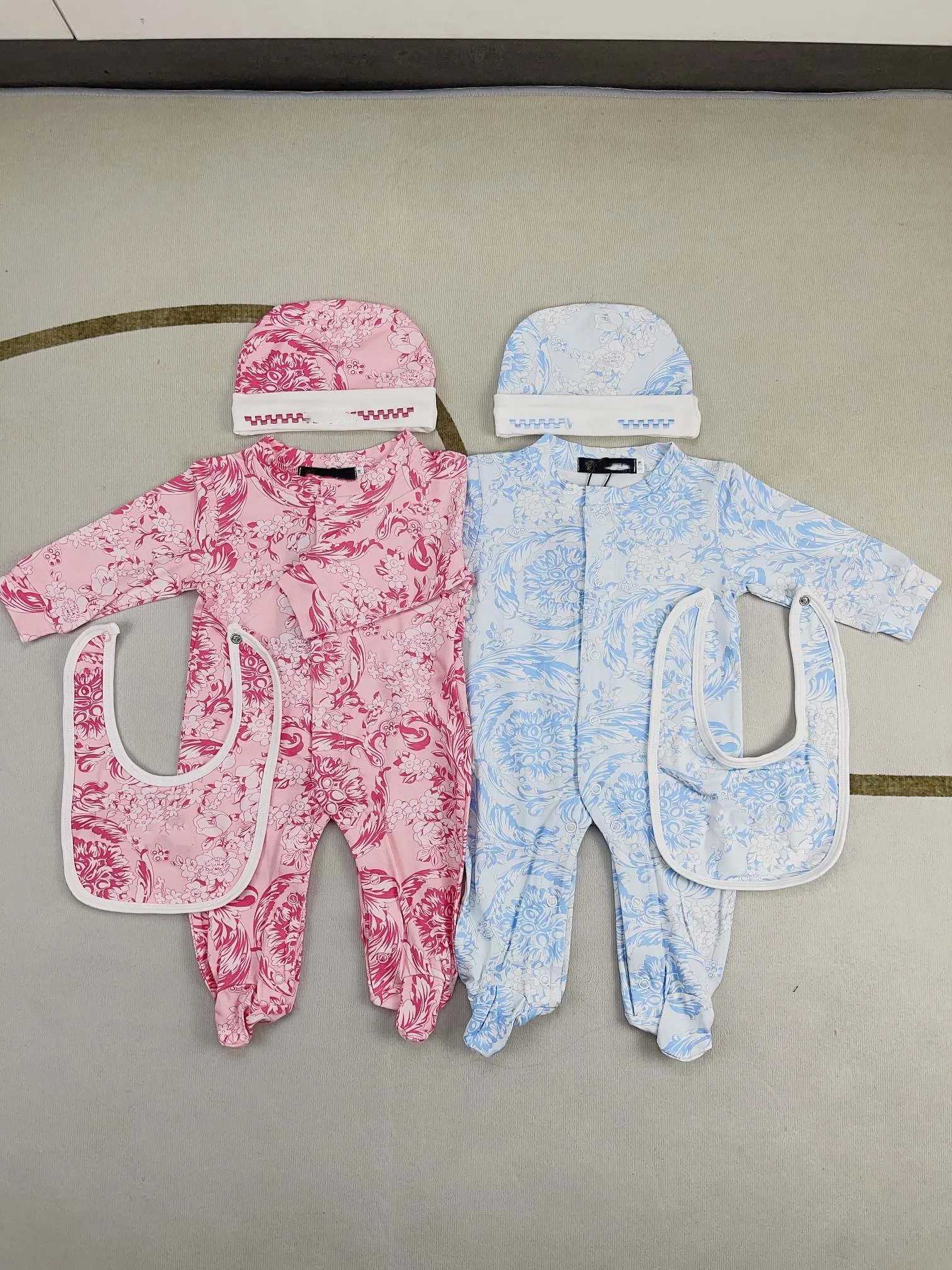 Infant kids romper Fashion designer Newborn baby girls star moon printed long sleeve jumpsuits with hat bibs 3pcs babies 1st climb clothes A9909